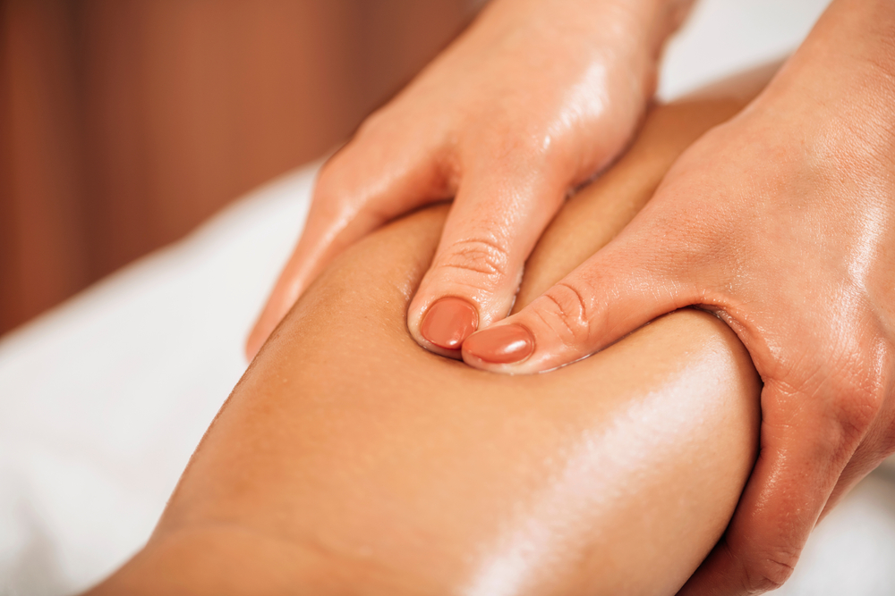 Lymphatic,Drainage,Massage.,Hands,Of,A,Masseuse,Massaging,Leg,Of